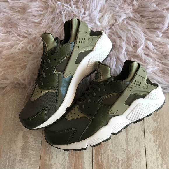NWT Nike Huarache Run Rare - Picture 7 of 8